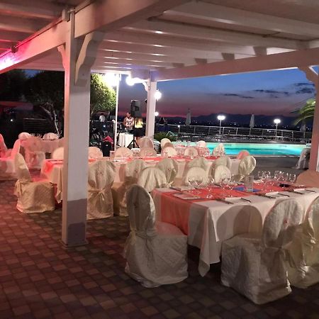 Hotel Ristorante Paradiso Albanella エクステリア 写真
