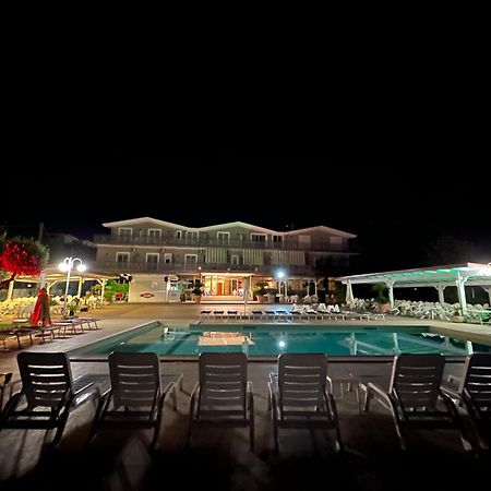 Hotel Ristorante Paradiso Albanella エクステリア 写真