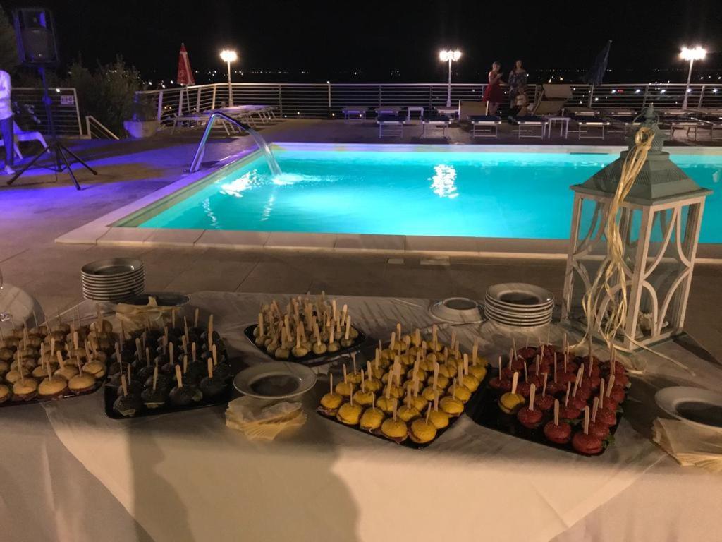 Hotel Ristorante Paradiso Albanella エクステリア 写真