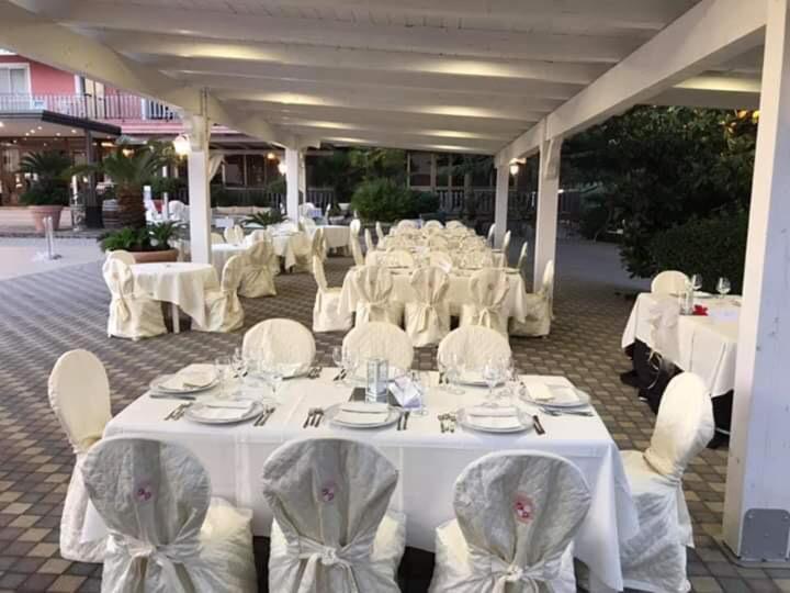 Hotel Ristorante Paradiso Albanella エクステリア 写真