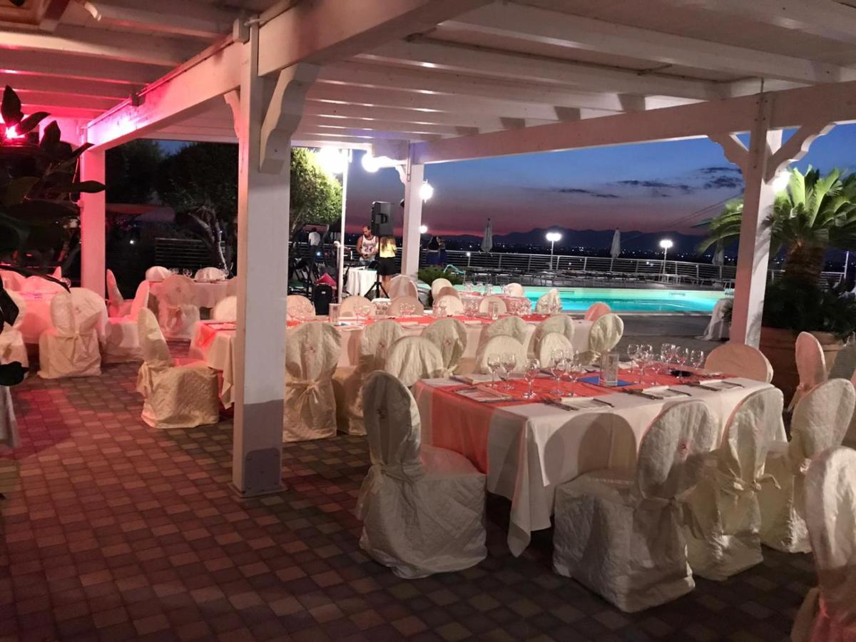 Hotel Ristorante Paradiso Albanella エクステリア 写真