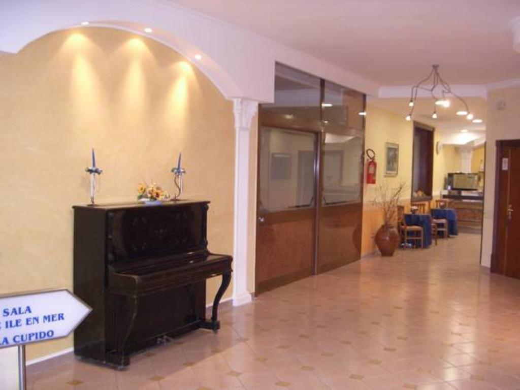 Hotel Ristorante Paradiso Albanella エクステリア 写真