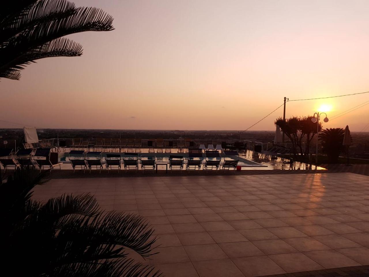 Hotel Ristorante Paradiso Albanella エクステリア 写真