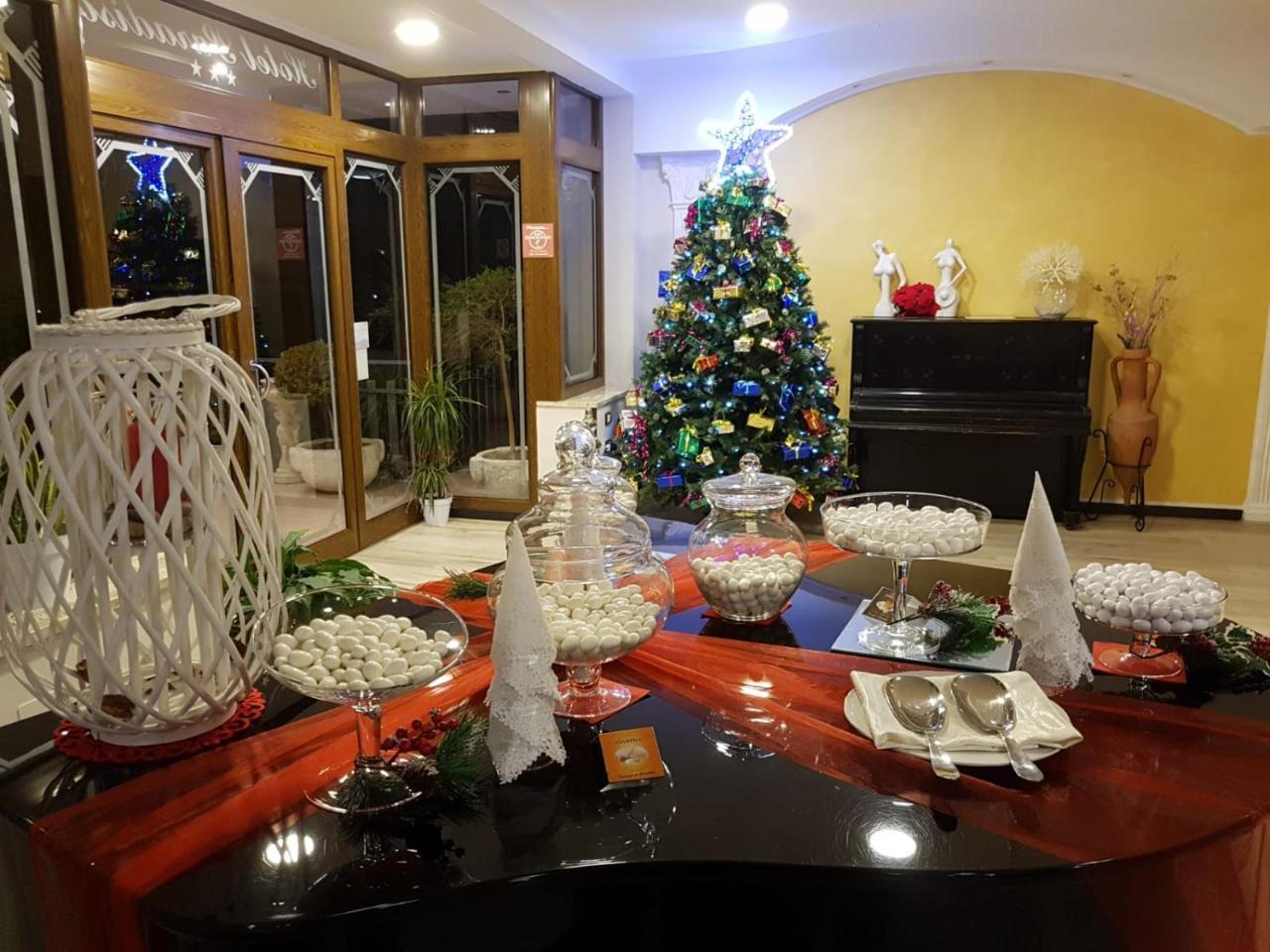 Hotel Ristorante Paradiso Albanella エクステリア 写真